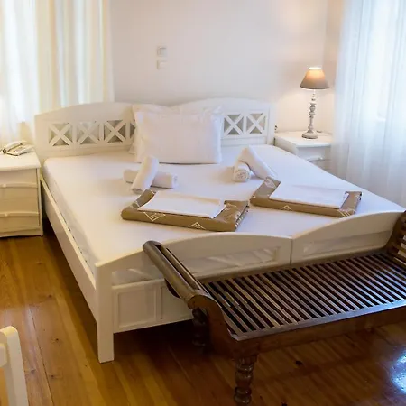 Ontas Traditional Hotel Chania (Crete)
