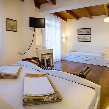 Ontas Traditional 3* Chania (Crete)