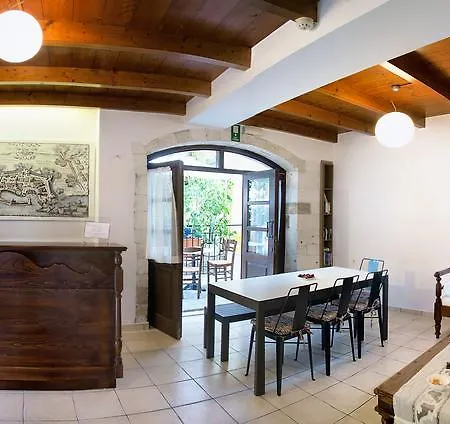 Ontas Traditional Hotel Chania (Crete)