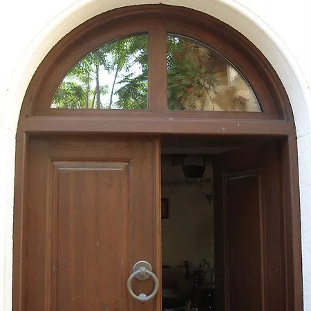 Ontas Traditional Hotel 3*