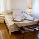 Ontas Traditional Hotel Chania (Crete)